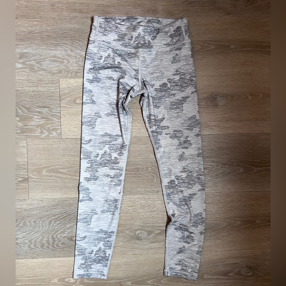 Athleta Girl Printed Chit Chat Tight Leggings Grey Camo Size XL/14